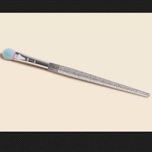 NWT SLMISSGLAM SB68 Eye Brush